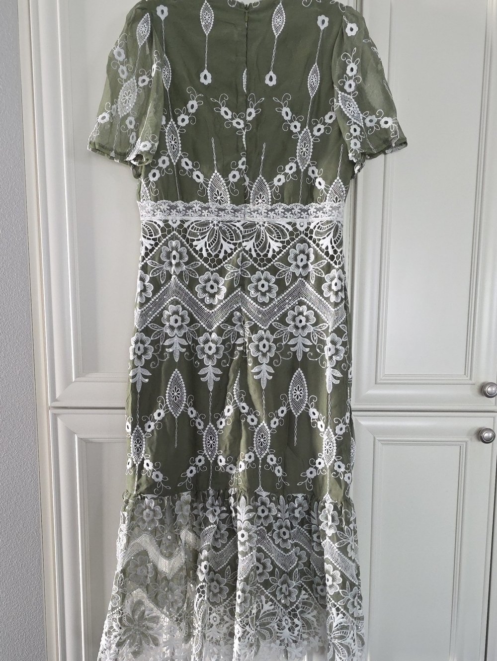 NEW BOUTIQUE | Embroidered Sheath Dress - Picture 9 of 9